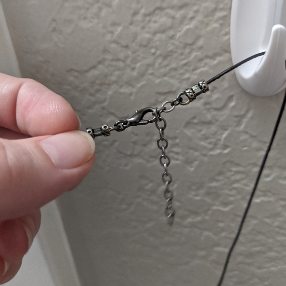 Simple Black and Silver Necklace - Picture 3 of 3